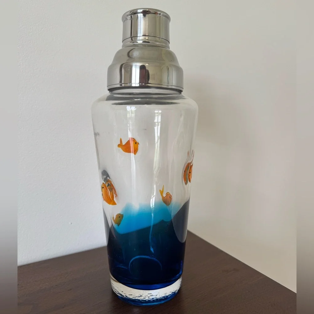 Unique 5 Fish Swimming in Sea Optic Fused Glass Cocktail Martini Shaker